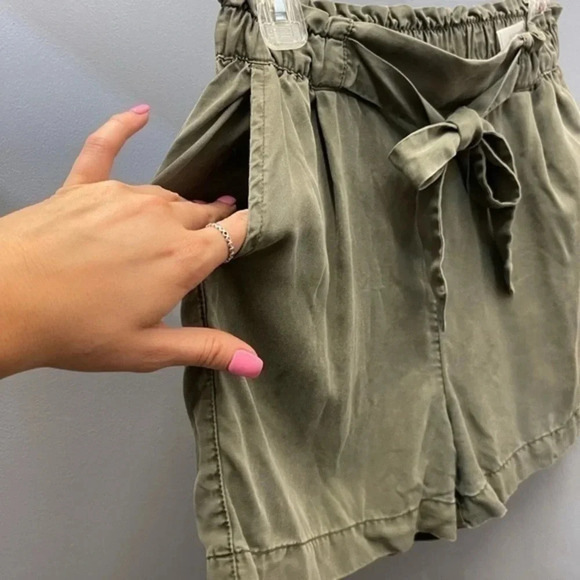 H&M High Waist Paper Bag Shorts Olive Green - Picture 13 of 13